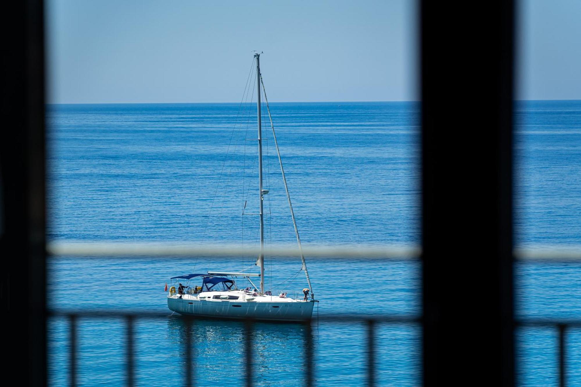 Hotel California By Aycon (Adults Only) Sveti Stefan Extérieur photo